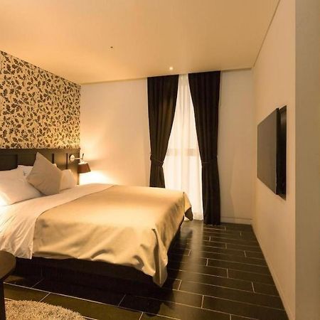 Trang Blue Hotel Сеул Экстерьер фото