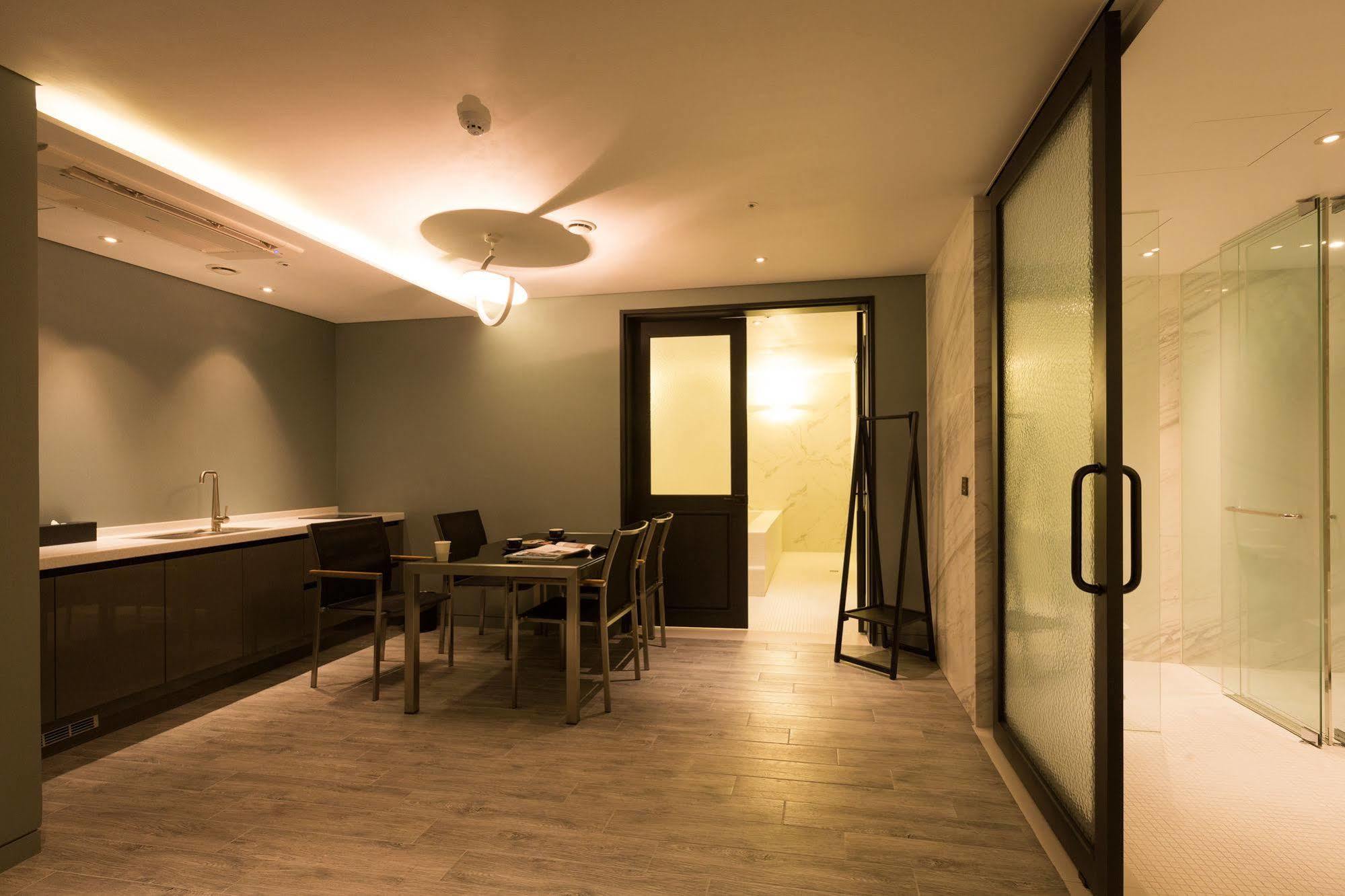 Trang Blue Hotel Сеул Экстерьер фото